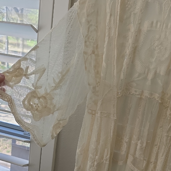 LC Lauren Conrad Cream Lace Mesh Top - Picture 5 of 8